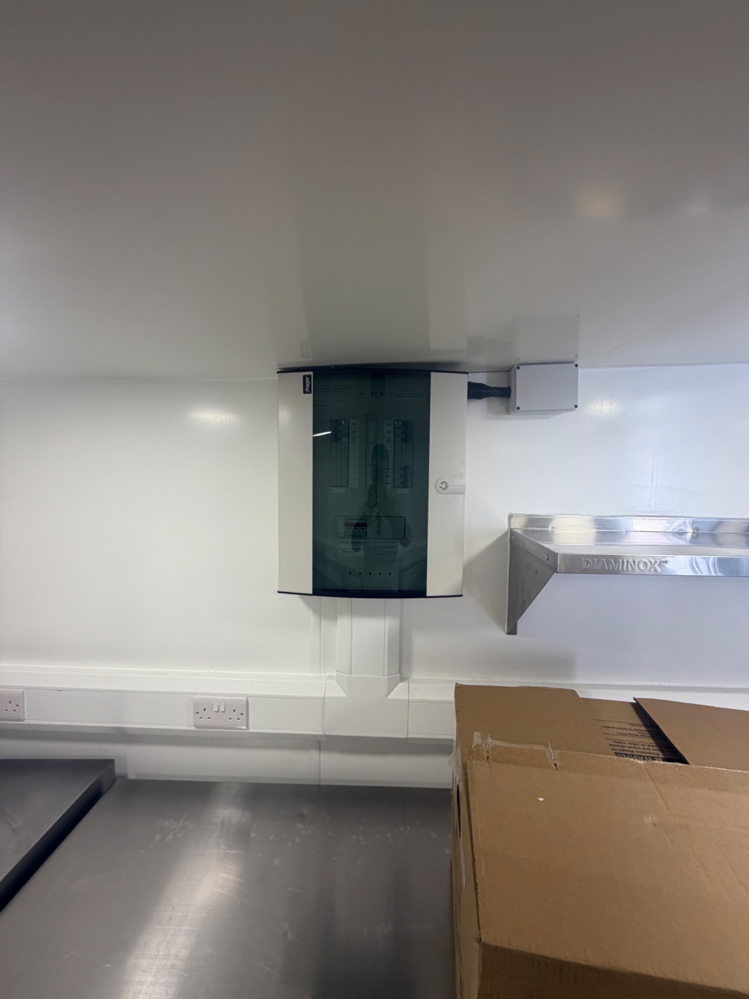 Commercial kitchen electrical distribution board